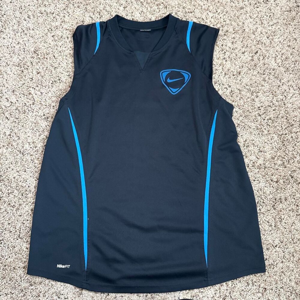 Nike Men's Black and Grey T-shirt